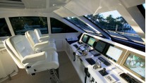 Show Boat -   Flybridge Controls